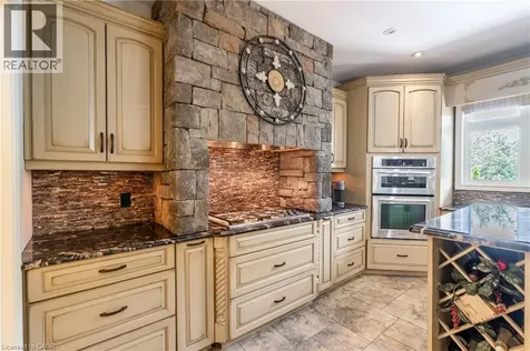 3542 Matthews Drive Niagara Falls ON L2H 2Z1