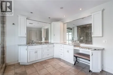 3542 Matthews Drive Niagara Falls ON L2H 2Z1