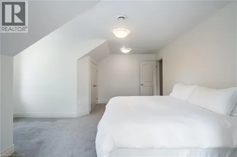 3542 Matthews Drive Niagara Falls ON L2H 2Z1