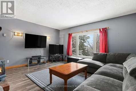 2478 Cleroux Crescent Ottawa ON K1W 1A3