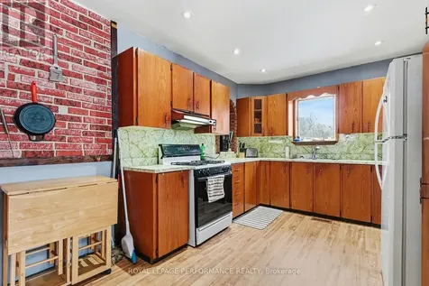 2478 Cleroux Crescent Ottawa ON K1W 1A3