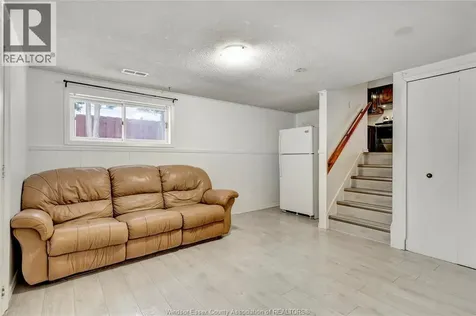 7 Satinwood Leamington ON N8H 4P1
