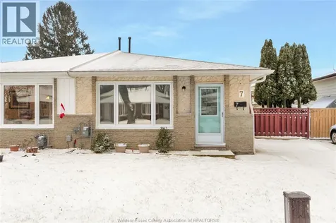 7 Satinwood Leamington ON N8H 4P1