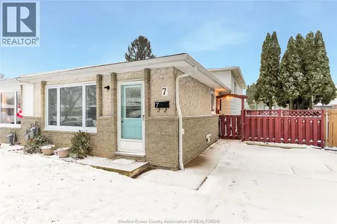 7 Satinwood Leamington ON N8H 4P1