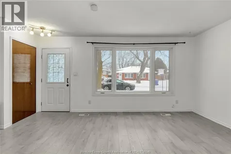 7 Satinwood Leamington ON N8H 4P1