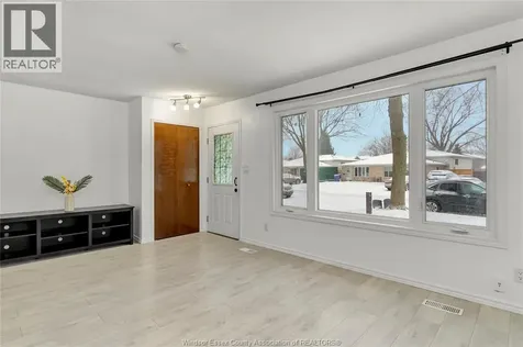 7 Satinwood Leamington ON N8H 4P1