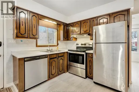 7 Satinwood Leamington ON N8H 4P1