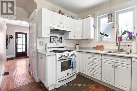 214 James Street East Brockville ON K6V 1L8