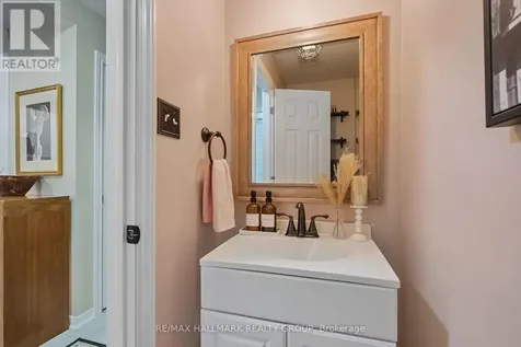 119 Teal Crescent Ottawa ON K1E 2C1