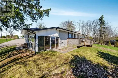 1749 Young's Point Road Selwyn ON K0L 2H0