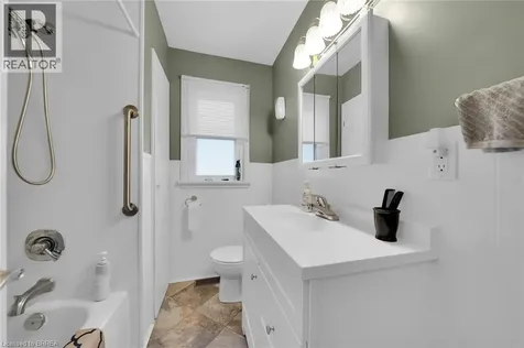 205 Crysler Street Delhi ON N4B 1H9