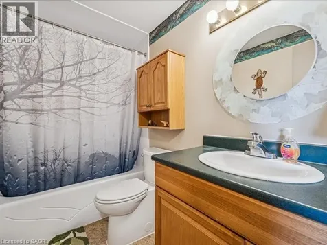 51 Paulander Drive Kitchener ON N2M 5E5