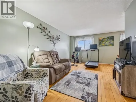 51 Paulander Drive Kitchener ON N2M 5E5