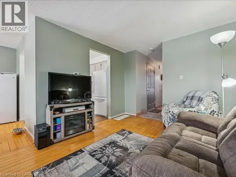 51 Paulander Drive Kitchener ON N2M 5E5