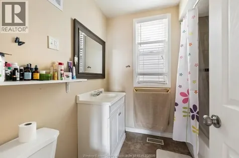 581-583 Crawford Avenue Windsor ON N9A 5C5