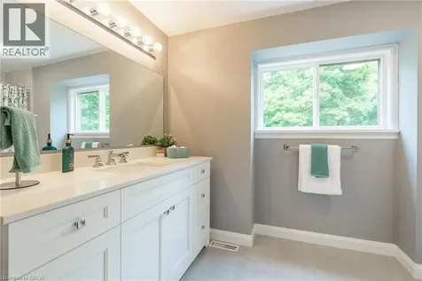 3 Maple Drive Stoney Creek ON L8G 3C1