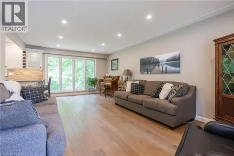 3 Maple Drive Stoney Creek ON L8G 3C1