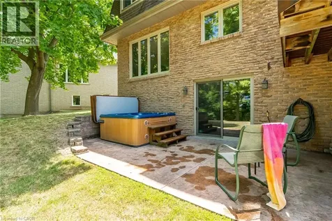 3 Maple Drive Stoney Creek ON L8G 3C1