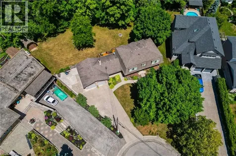 3 Maple Drive Stoney Creek ON L8G 3C1