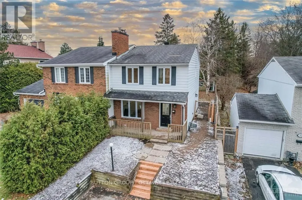 178 Mcclellan Road Ottawa ON K2H 5W1