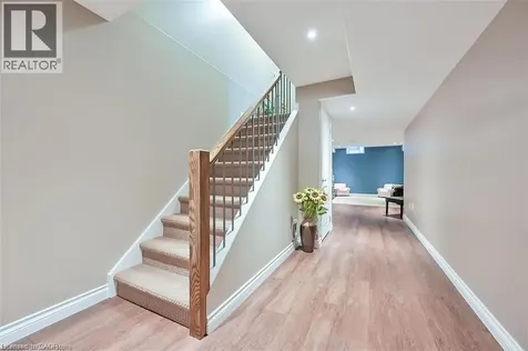 35 Willowbanks Terrace Hamilton ON L8E 0C3