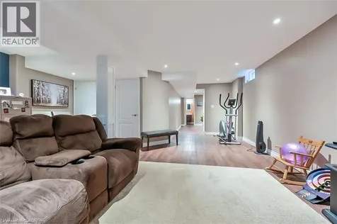 35 Willowbanks Terrace Hamilton ON L8E 0C3
