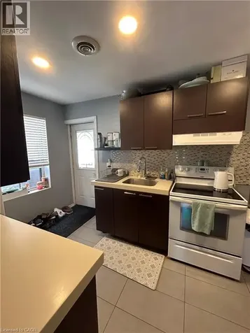 8 St. Matthews Avenue Hamilton ON L8L 5P3