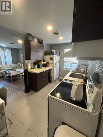 8 St. Matthews Avenue Hamilton ON L8L 5P3