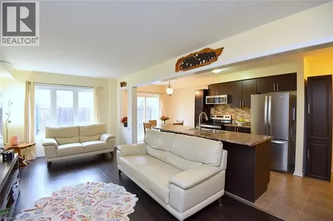 9 Lynch Crescent Binbrook ON L0R 1C0