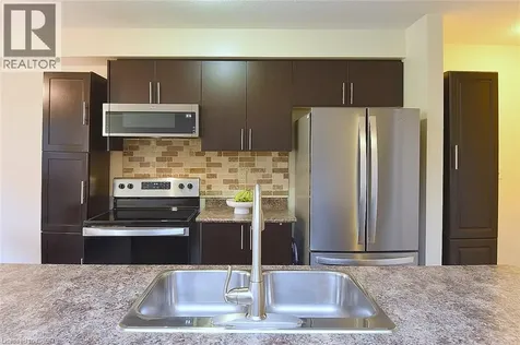 9 Lynch Crescent Binbrook ON L0R 1C0