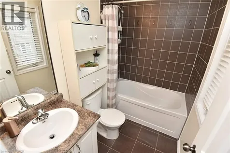 9 Lynch Crescent Binbrook ON L0R 1C0