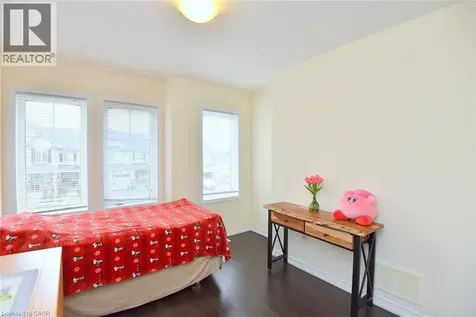 9 Lynch Crescent Binbrook ON L0R 1C0