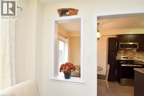 9 Lynch Crescent Binbrook ON L0R 1C0