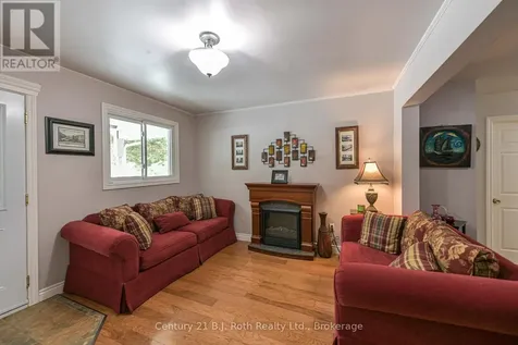 3609 Riverdale Drive Severn ON L0K 2B0