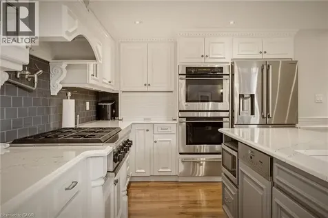 74 Oak Knoll Drive Hamilton ON L8S 4C4