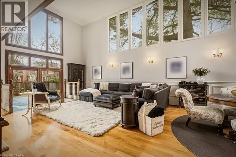 74 Oak Knoll Drive Hamilton ON L8S 4C4