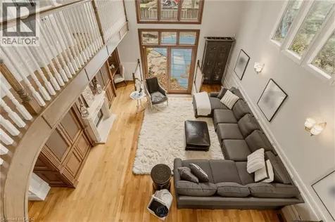 74 Oak Knoll Drive Hamilton ON L8S 4C4