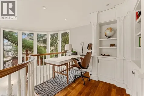 74 Oak Knoll Drive Hamilton ON L8S 4C4