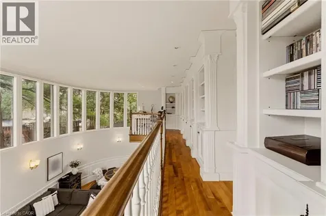 74 Oak Knoll Drive Hamilton ON L8S 4C4