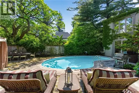 74 Oak Knoll Drive Hamilton ON L8S 4C4