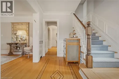 74 Oak Knoll Drive Hamilton ON L8S 4C4