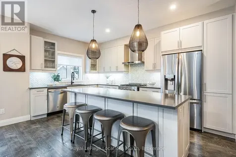 195 Courtland Street West Blue Mountains ON L9Y 4E4