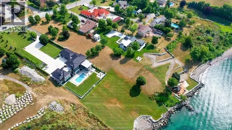 366 Seacliff Drive West Leamington ON N8H 4E1