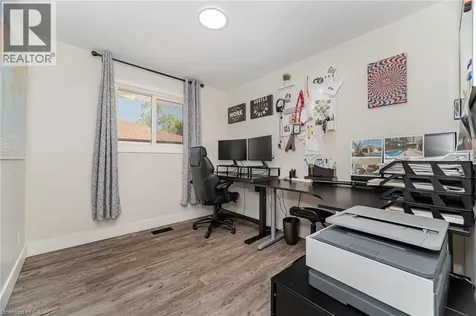 77 Fairview Road Grimsby ON L3M 3L6
