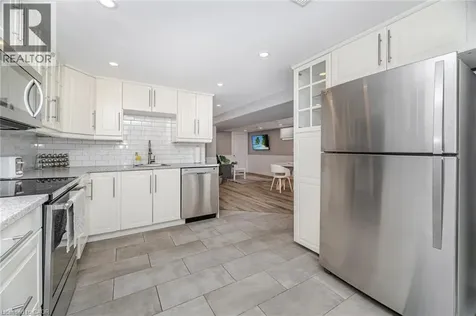 77 Fairview Road Grimsby ON L3M 3L6