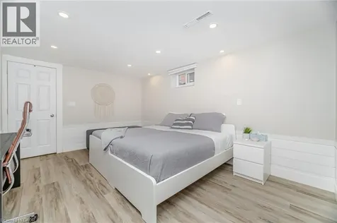 77 Fairview Road Grimsby ON L3M 3L6