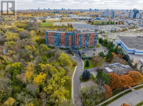 55 Blue Springs Drive Waterloo ON N2J 4T3