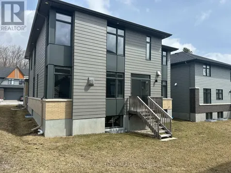 200 Ketchikan Crescent Ottawa ON K2T 0S3