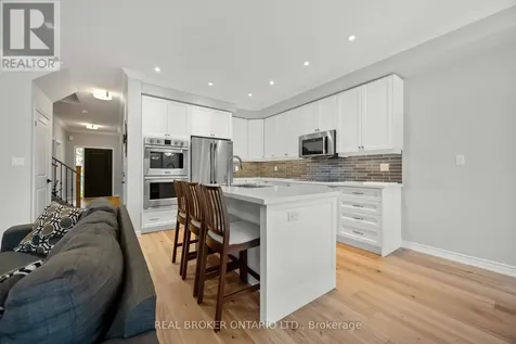 31 Gord Matthews Way Uxbridge ON L9P 0E9
