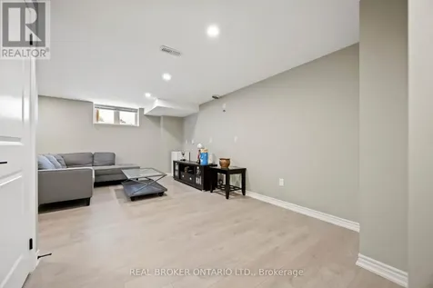 31 Gord Matthews Way Uxbridge ON L9P 0E9
